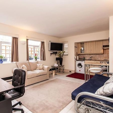 Awesome Apartment In The Heart Of Camden Town ลอนดอน ภายนอก รูปภาพ