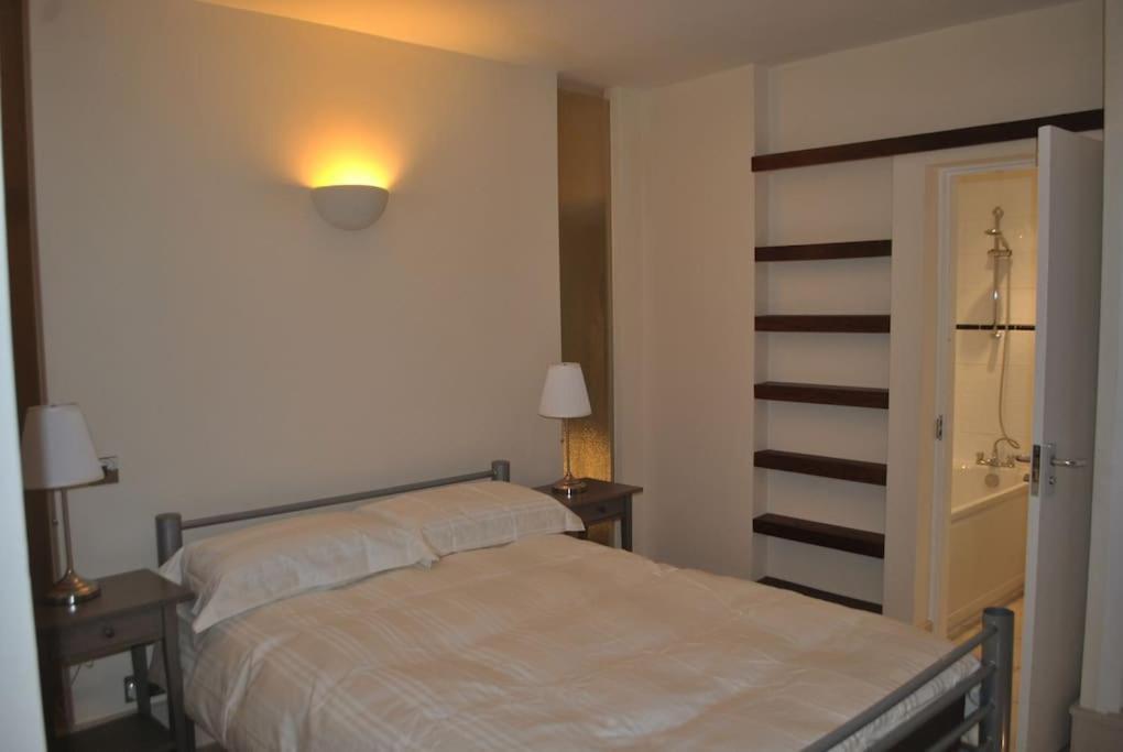 Awesome Apartment In The Heart Of Camden Town ลอนดอน ภายนอก รูปภาพ