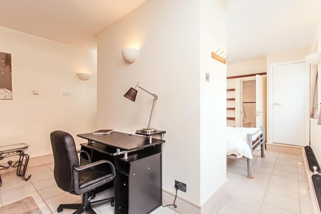 Awesome Apartment In The Heart Of Camden Town ลอนดอน ภายนอก รูปภาพ