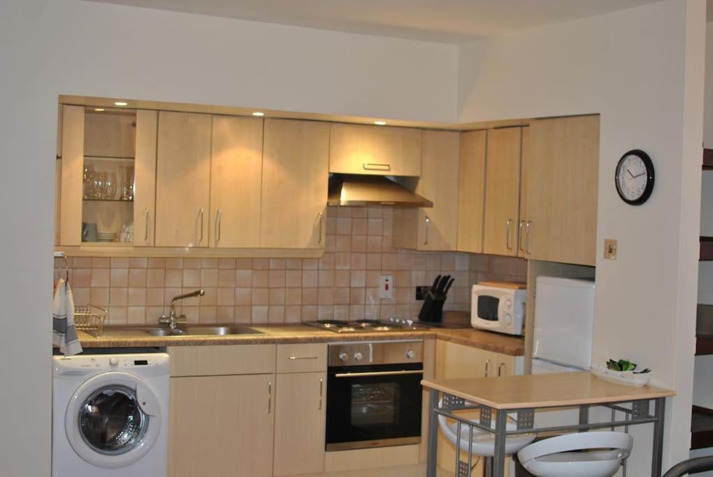 Awesome Apartment In The Heart Of Camden Town ลอนดอน ภายนอก รูปภาพ